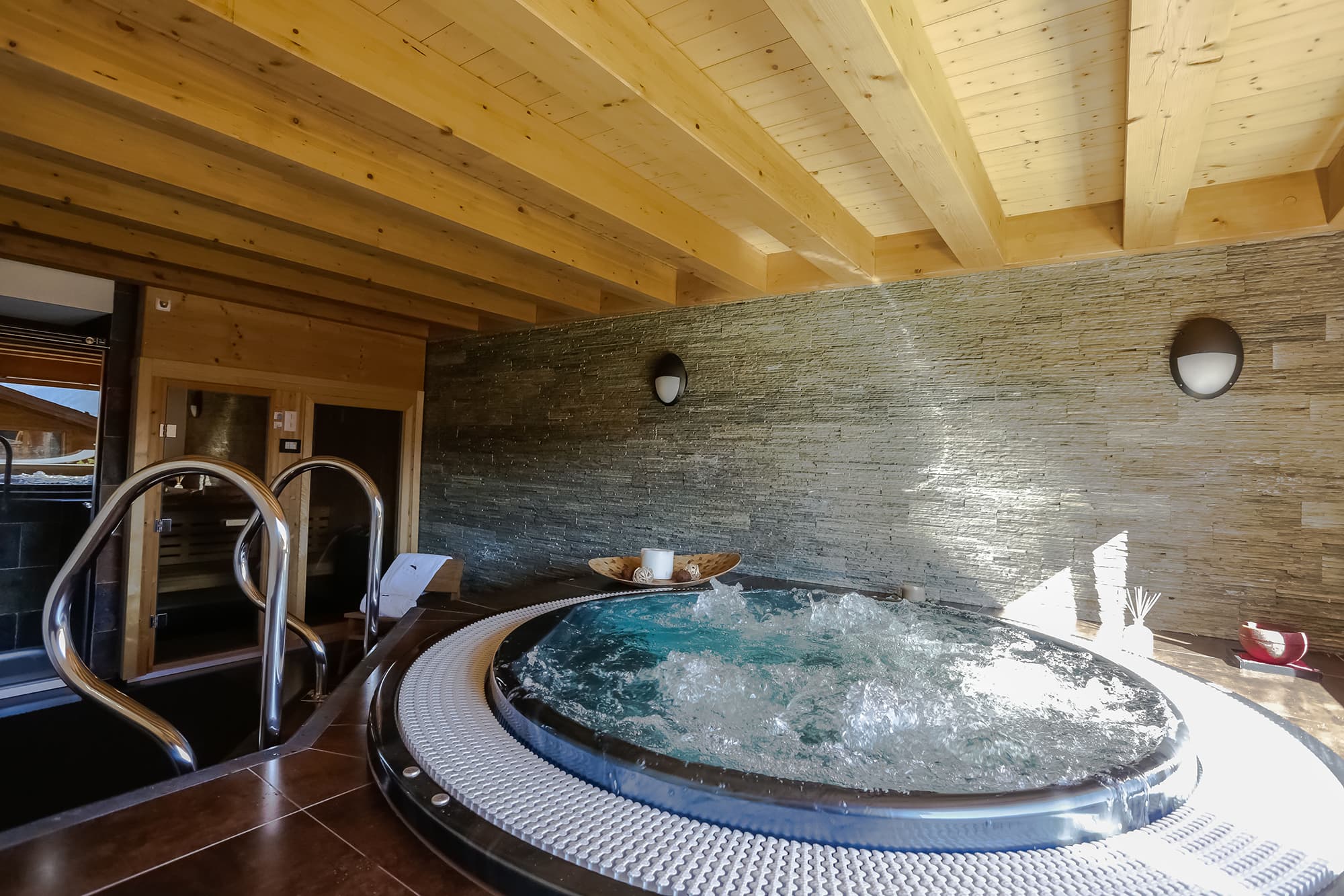 Jacuzzi Spa Lodge