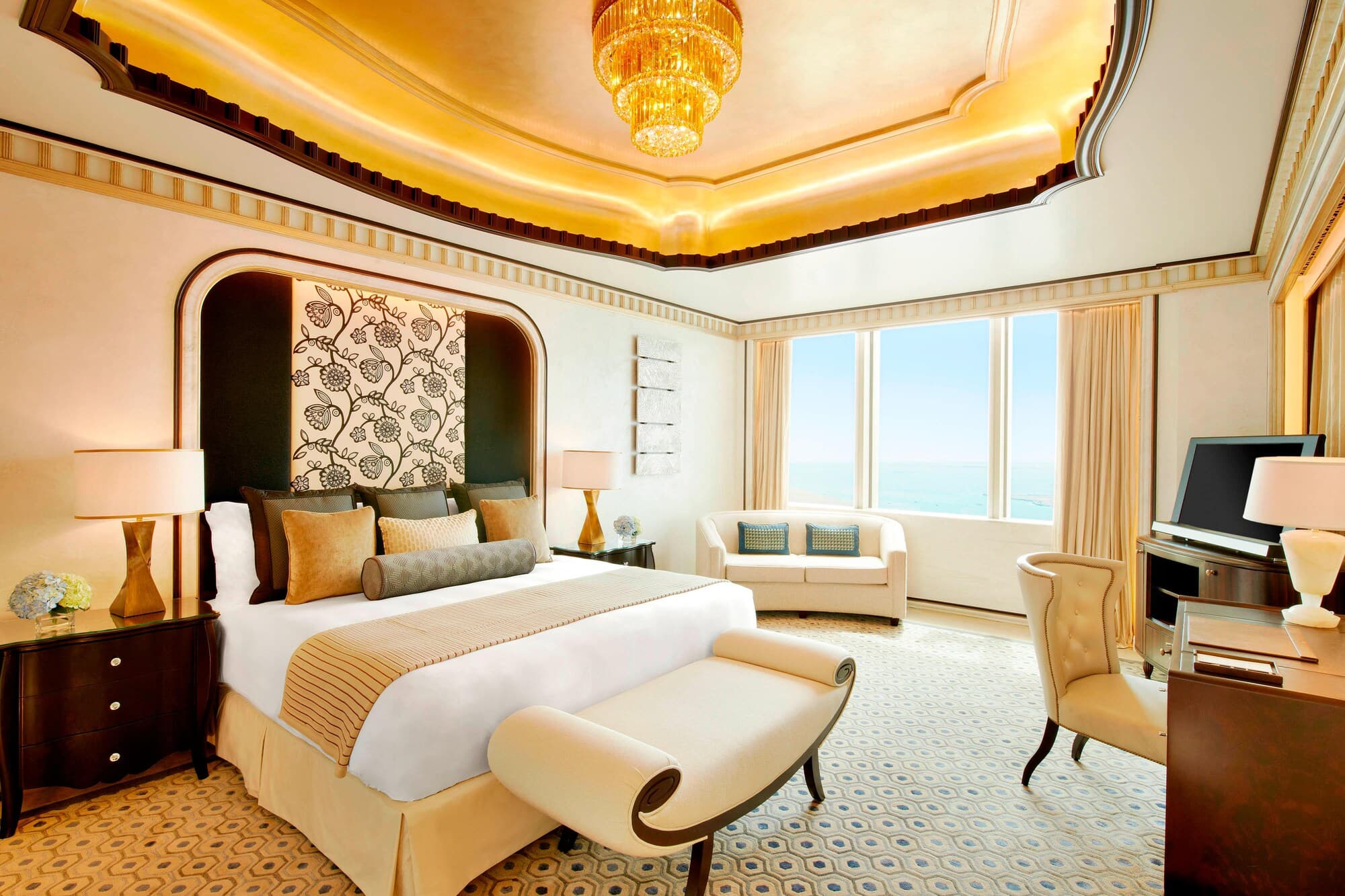 St regis abu dhabi 5. Отель St. Regis Abu Dhabi. Отель Абу Даби в ОАЭ. The St. Regis Abu Dhabi 5*. Люкс комната Абу Даби.