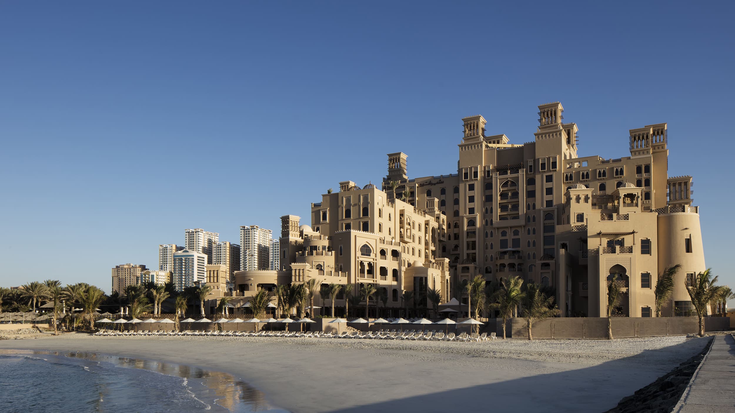 Sheraton beach. Отель Sheraton Sharjah Beach Resort Spa 5. Шератон Шарджа Бич Резорт. Sheraton Sharjah Beach Resort 5 Шарджа. Шератон Дубай Шарджа.