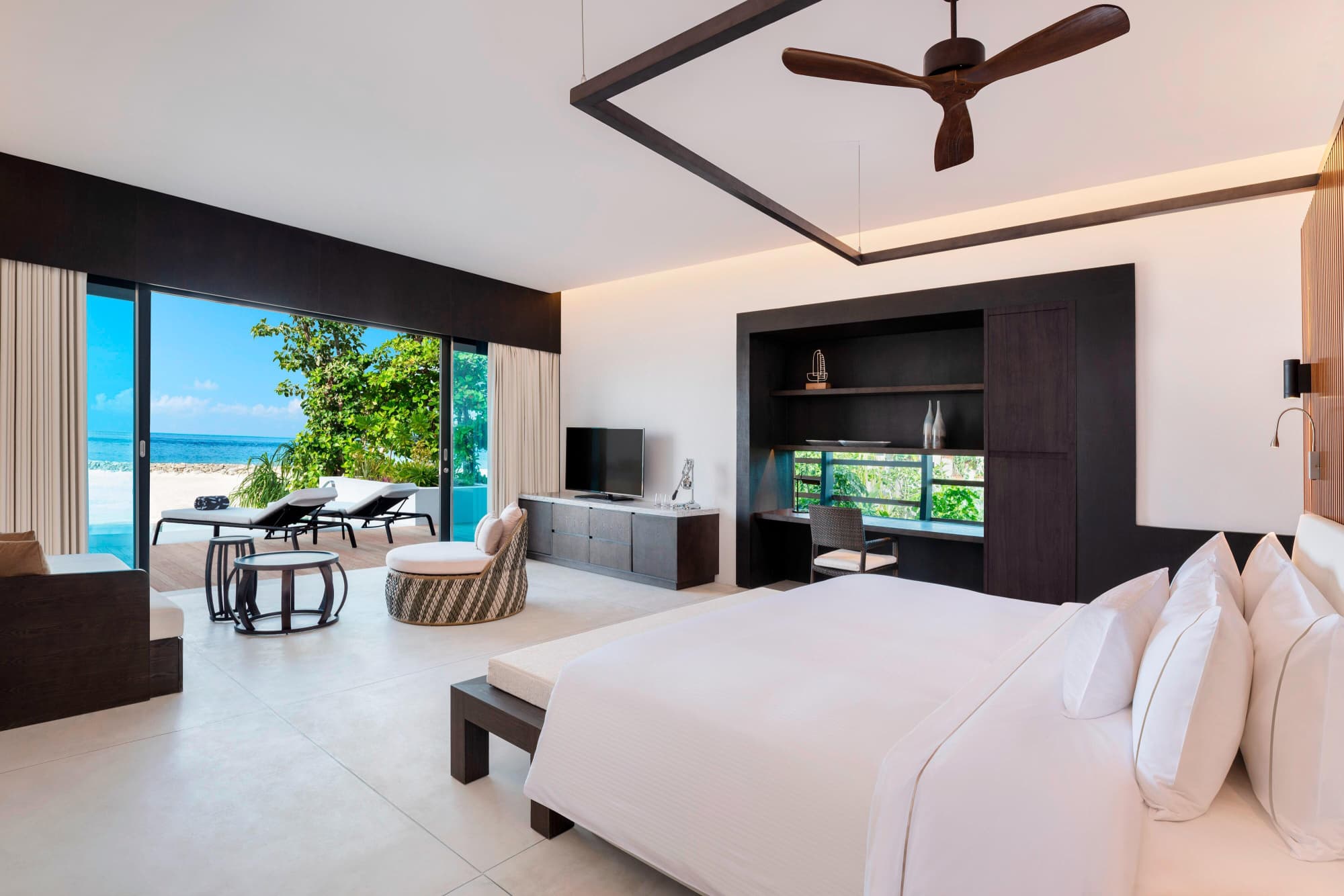 Westin Maldives Miriandhoo Resort