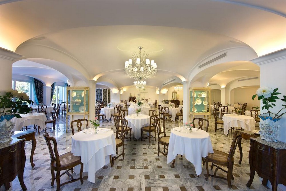 Отель Сорренто. Позитано Италия отель терраса. Grand Hotel Excelsior Vittoria. Hotels in Sorrento.