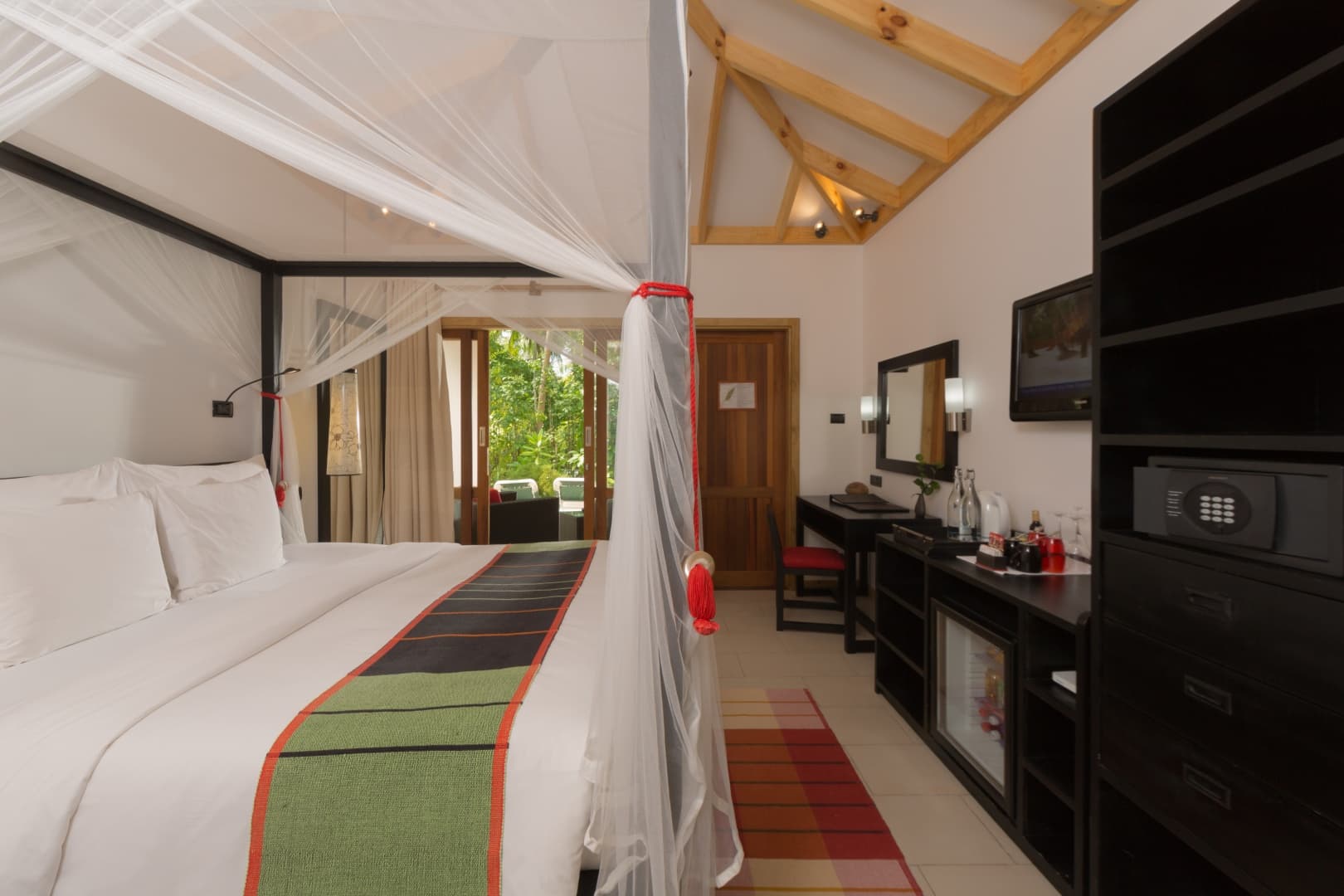 Vilamendhoo island resort карта отеля