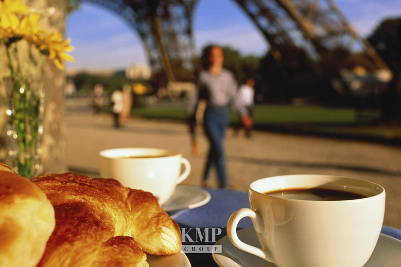 Париж круассаны и кофе